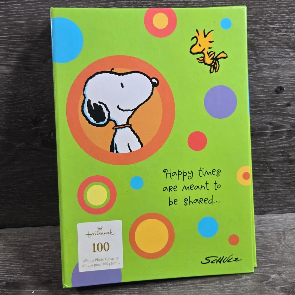 Hallmark PHA7612 Peanuts Snoopy Photo Album 100 Capacity Green Woodstock Schulz